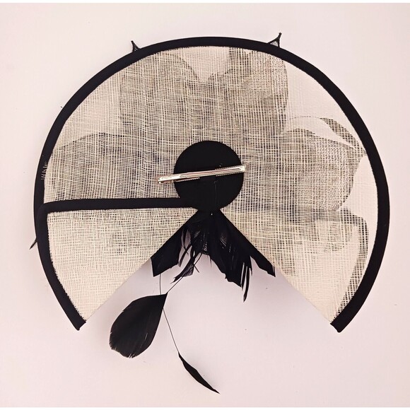 New Fascinator Clip On Hat Woven Straw Ivory/Blk Bow w Feathers O/S - Picture 7 of 8